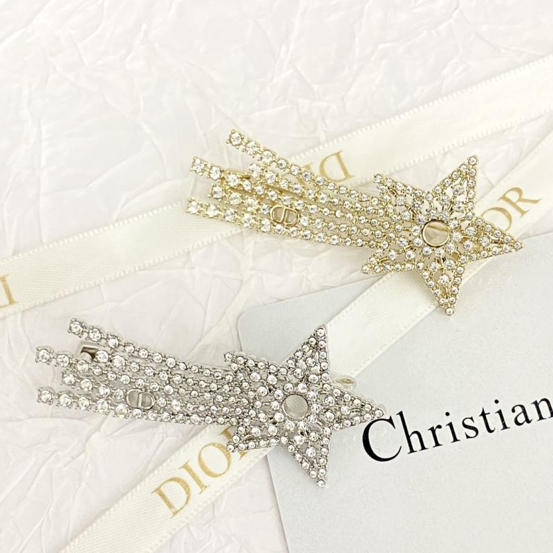 chr1st1an D10r brooches